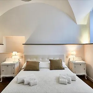 astra-modern-loft-cathedral-view.it-lombardy.com/